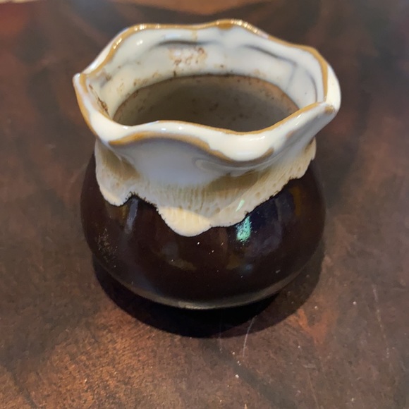 Tiny succulent pot with drip glaze - Picture 3 of 5